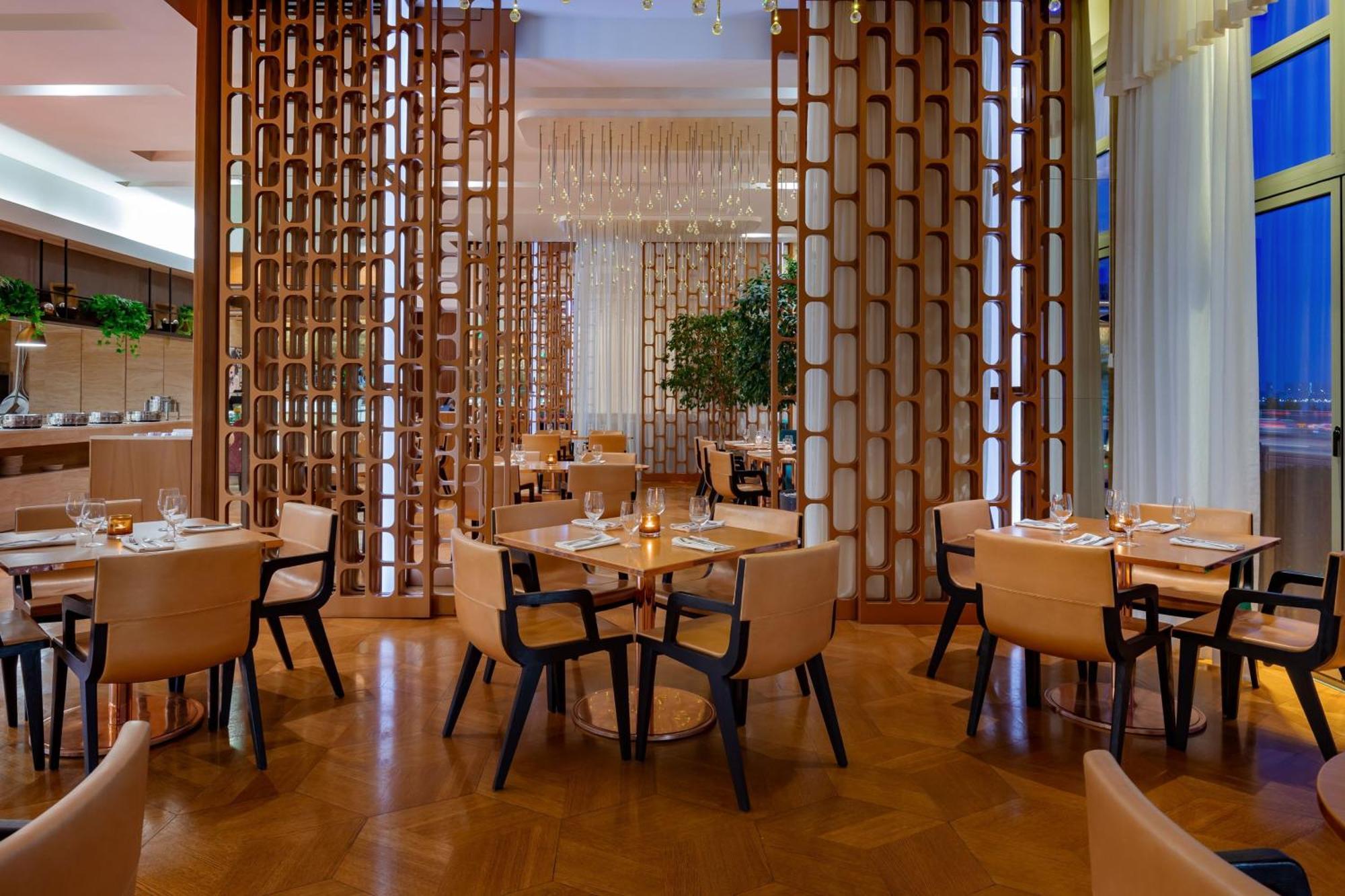 Sheraton Baku Intourist Exterior foto The restaurant