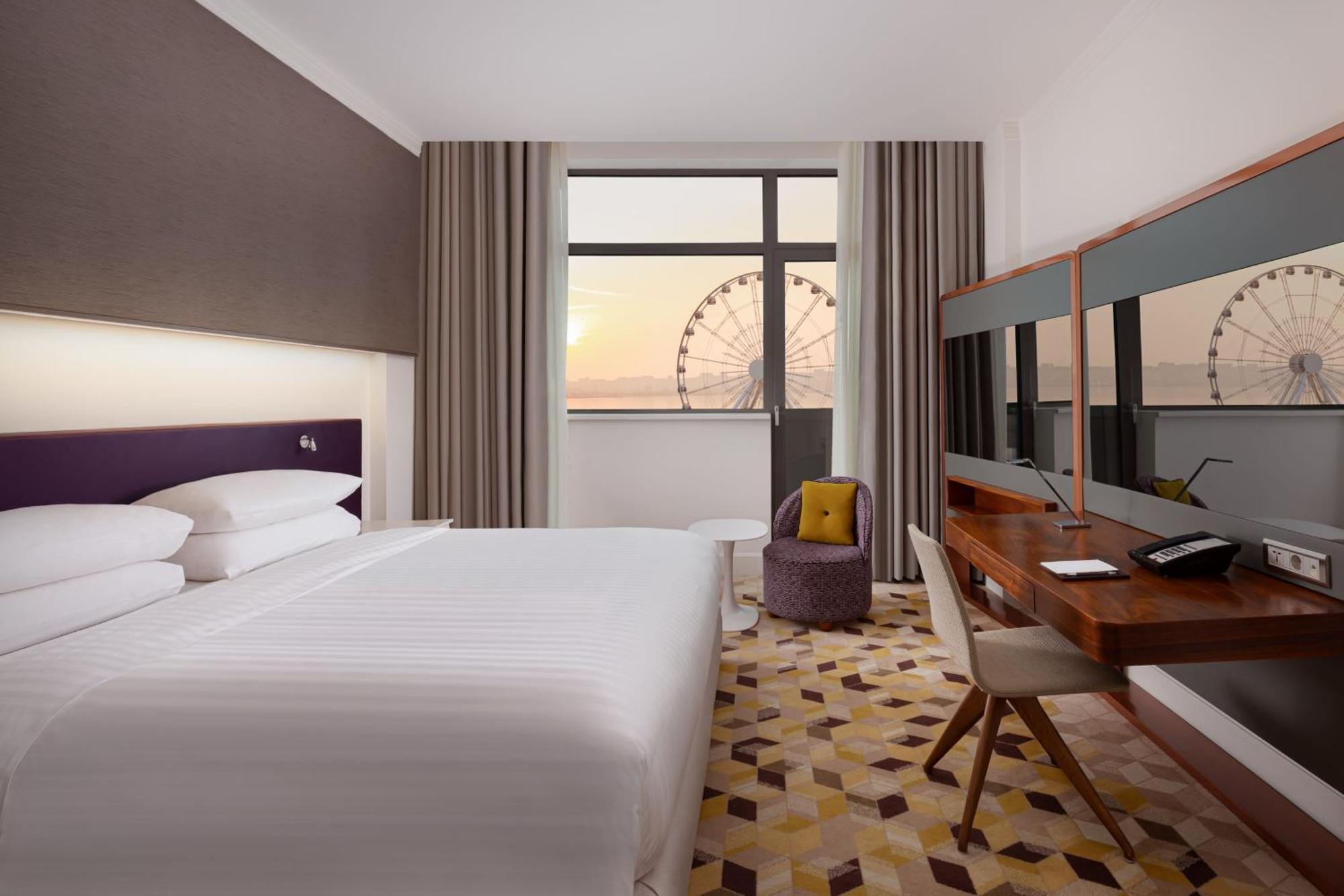 Sheraton Baku Intourist Exterior foto A room at the hotel