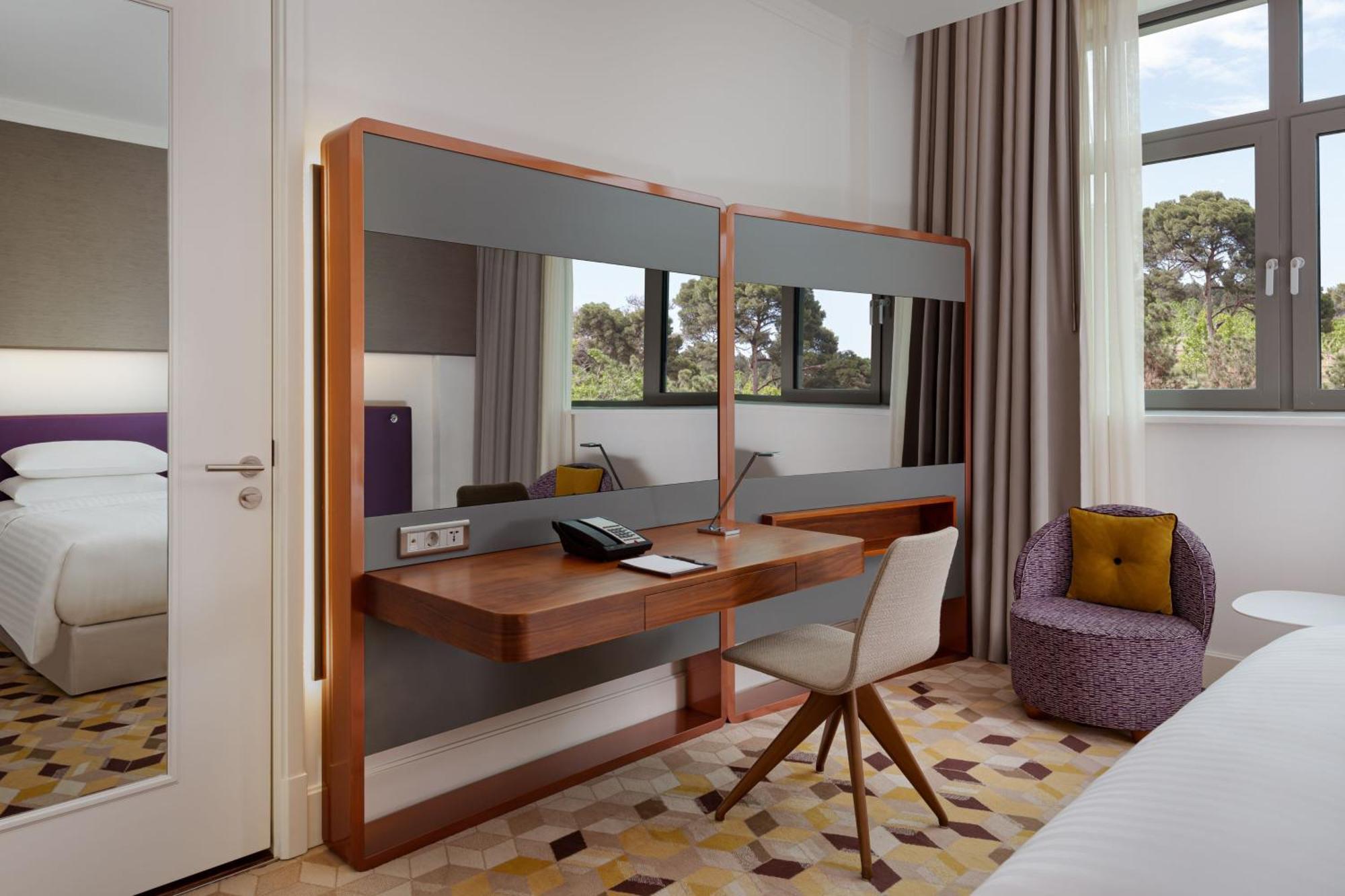 Sheraton Baku Intourist Exterior foto A bedroom at the hotel