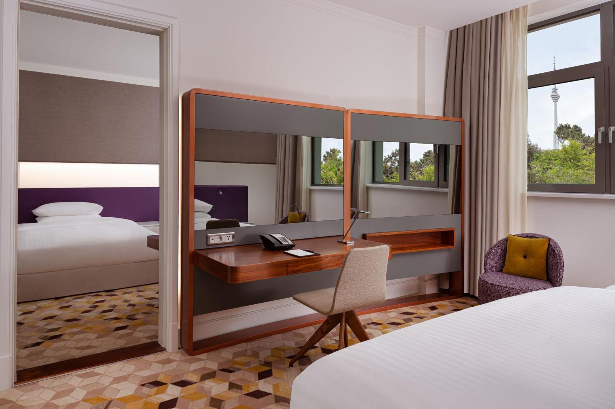 Sheraton Baku Intourist Exterior foto A room at the hotel