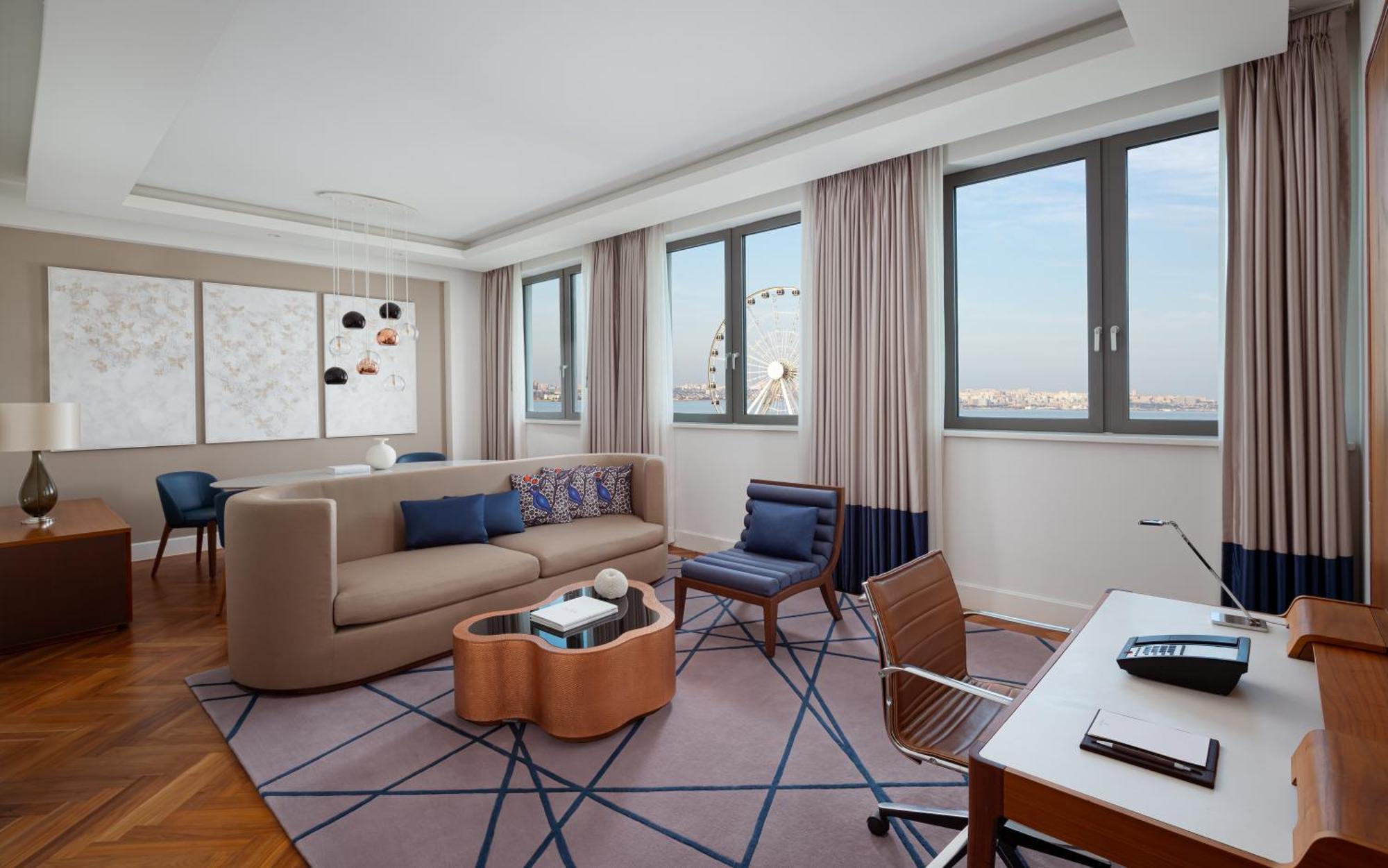 Sheraton Baku Intourist Exterior foto A living room at the hotel